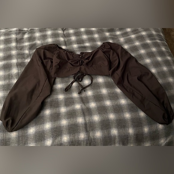 Cropped balloon sleeve laced back top - Picture 1 of 3